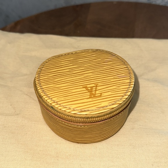Louis Vuitton yellow epi jewelry ecrin bijoux box travel case - Picture 9 of 9